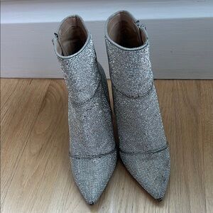 Steve Madden Size 8 Silver Glitter Ankle Boots
